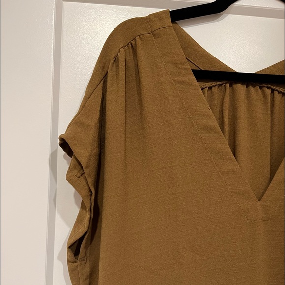 [ Host Pick ] 💚2/$40 Women's Midi Dress - Picture 2 of 7